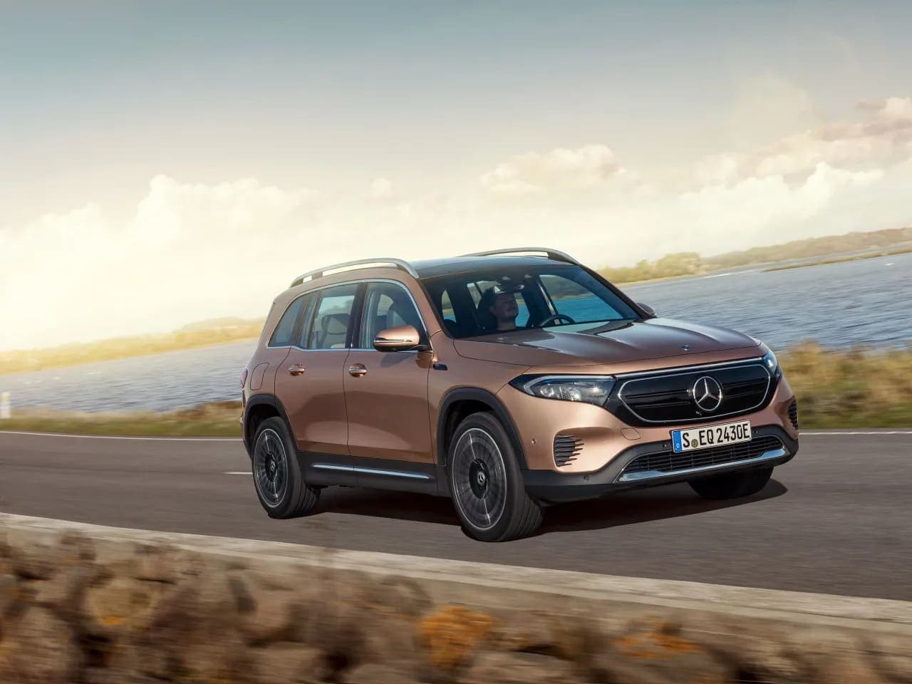 Mercedes EQB renting