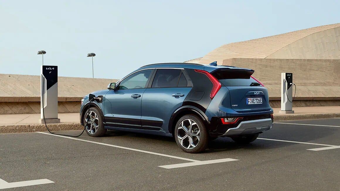 Kia niro 2022 cargando