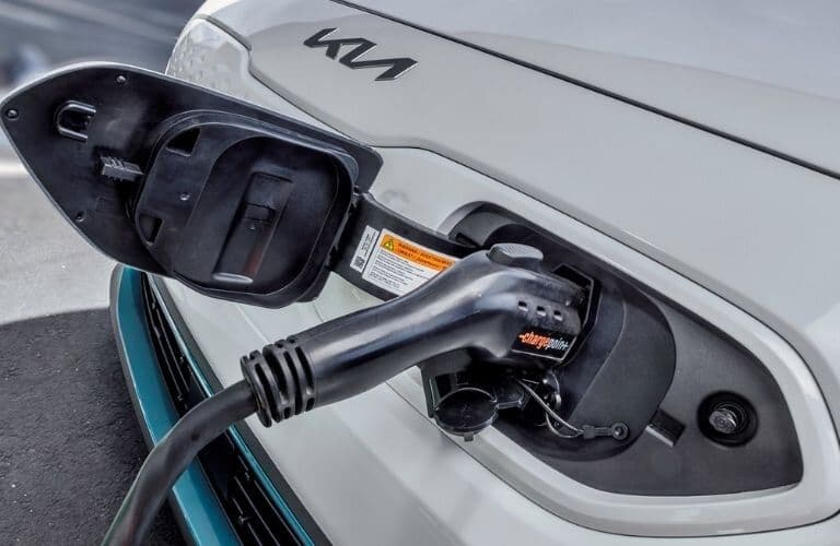 kia niro cargando