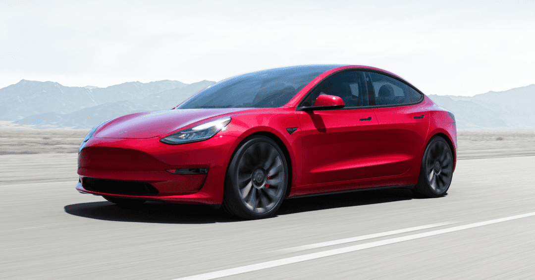 Tesla Model 3 en la carretera